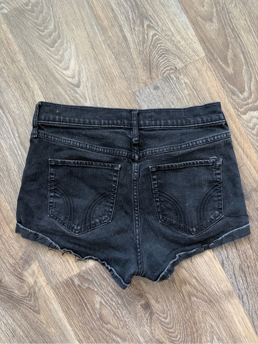 Y2K Hollister Black Denim Shorts Women’s Size 11 Mid Rise Stretch Raw Hem W30